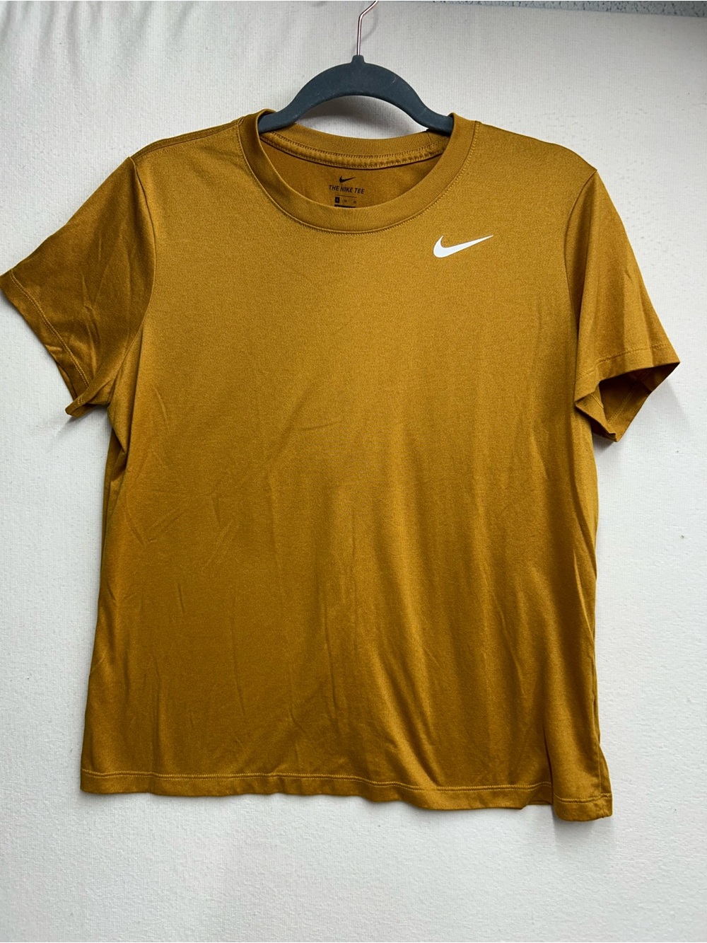 Nike Boy’s XLMustard Brown Crew Neck Short Sleeve Tee with White Swoosh
